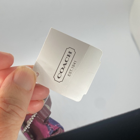 NWT Coach Parker Bordeaux multi op art wristlet - Picture 8 of 8